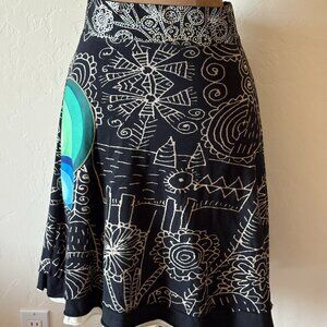 Desingual Skirt. Size Medium. Black/Beige. Patchwork. Print.